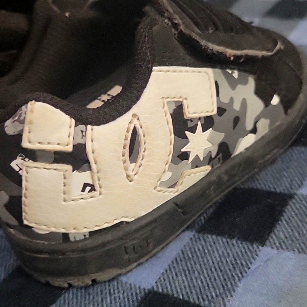 DC shoes USA baby shoes